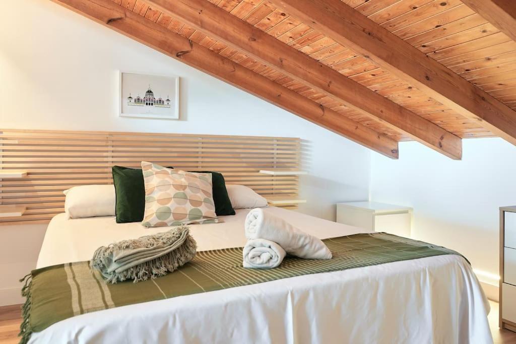 Appartamento Sunny Cozy Penthouse With A Terrace At Plaza Del Carmen Valenza Esterno foto