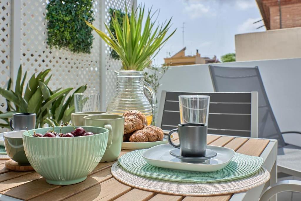 Appartamento Sunny Cozy Penthouse With A Terrace At Plaza Del Carmen Valenza Esterno foto