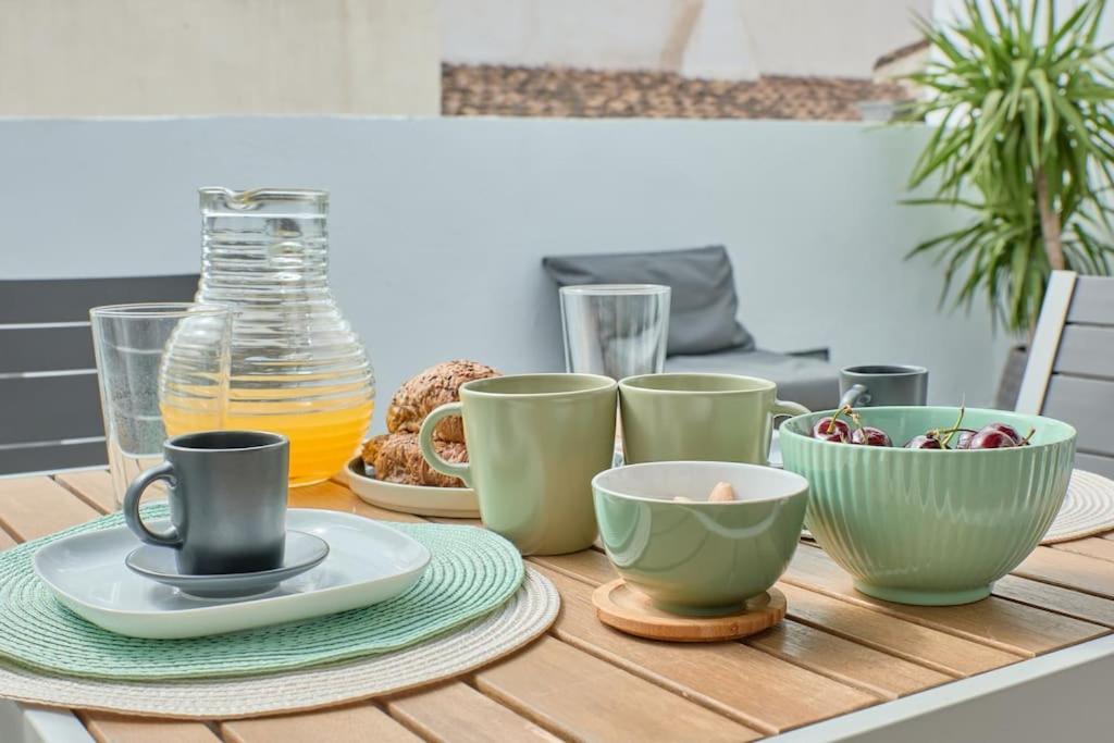 Appartamento Sunny Cozy Penthouse With A Terrace At Plaza Del Carmen Valenza Esterno foto