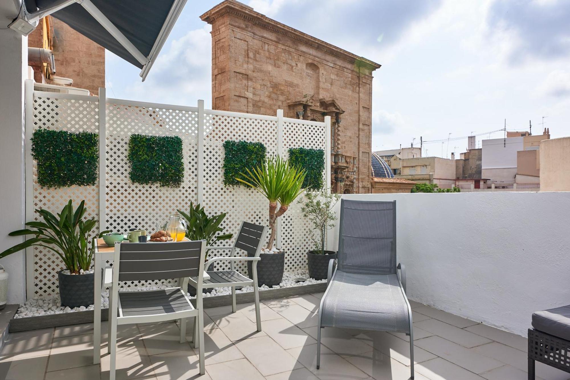 Appartamento Sunny Cozy Penthouse With A Terrace At Plaza Del Carmen Valenza Esterno foto
