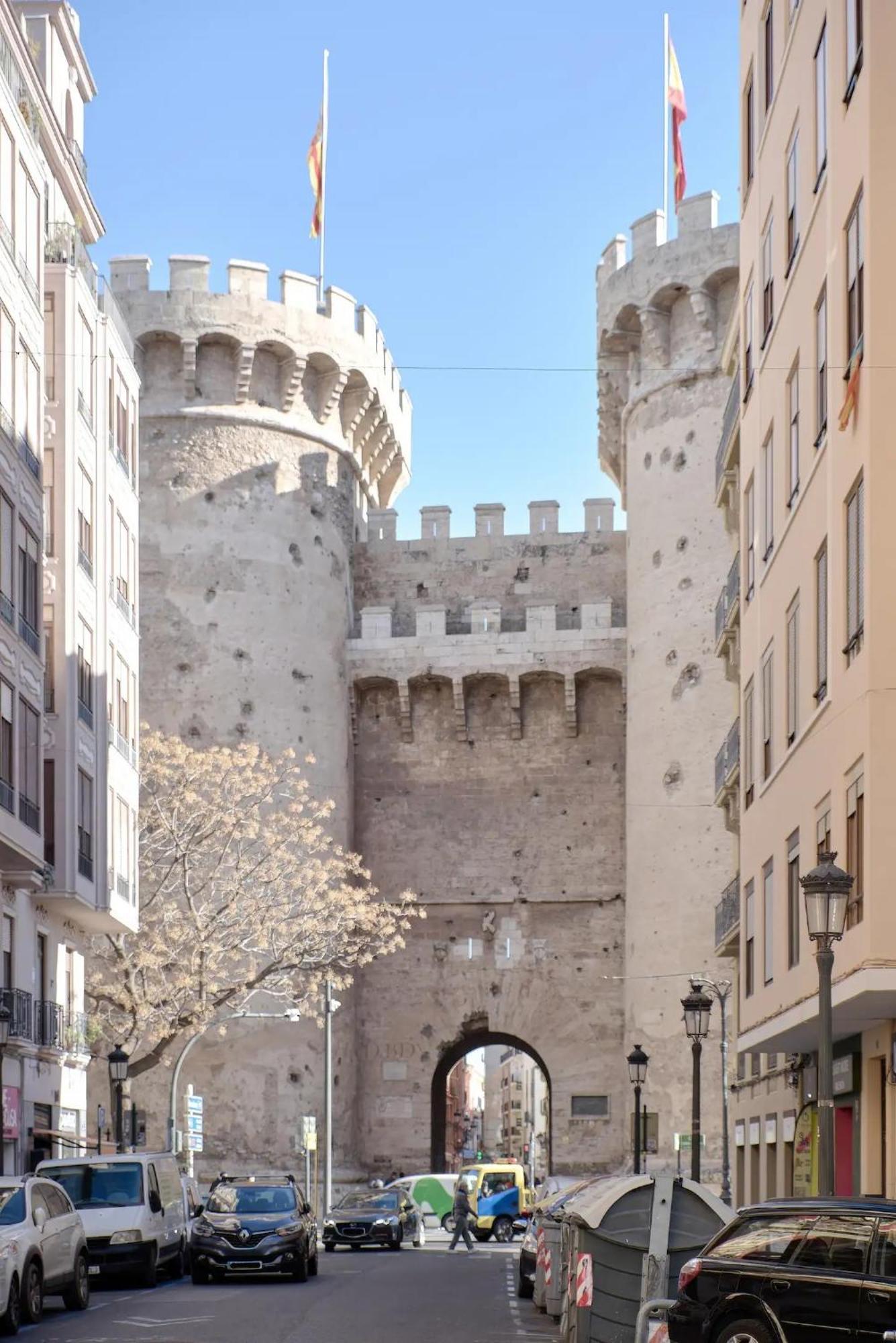 Appartamento Sunny Cozy Penthouse With A Terrace At Plaza Del Carmen Valenza Esterno foto