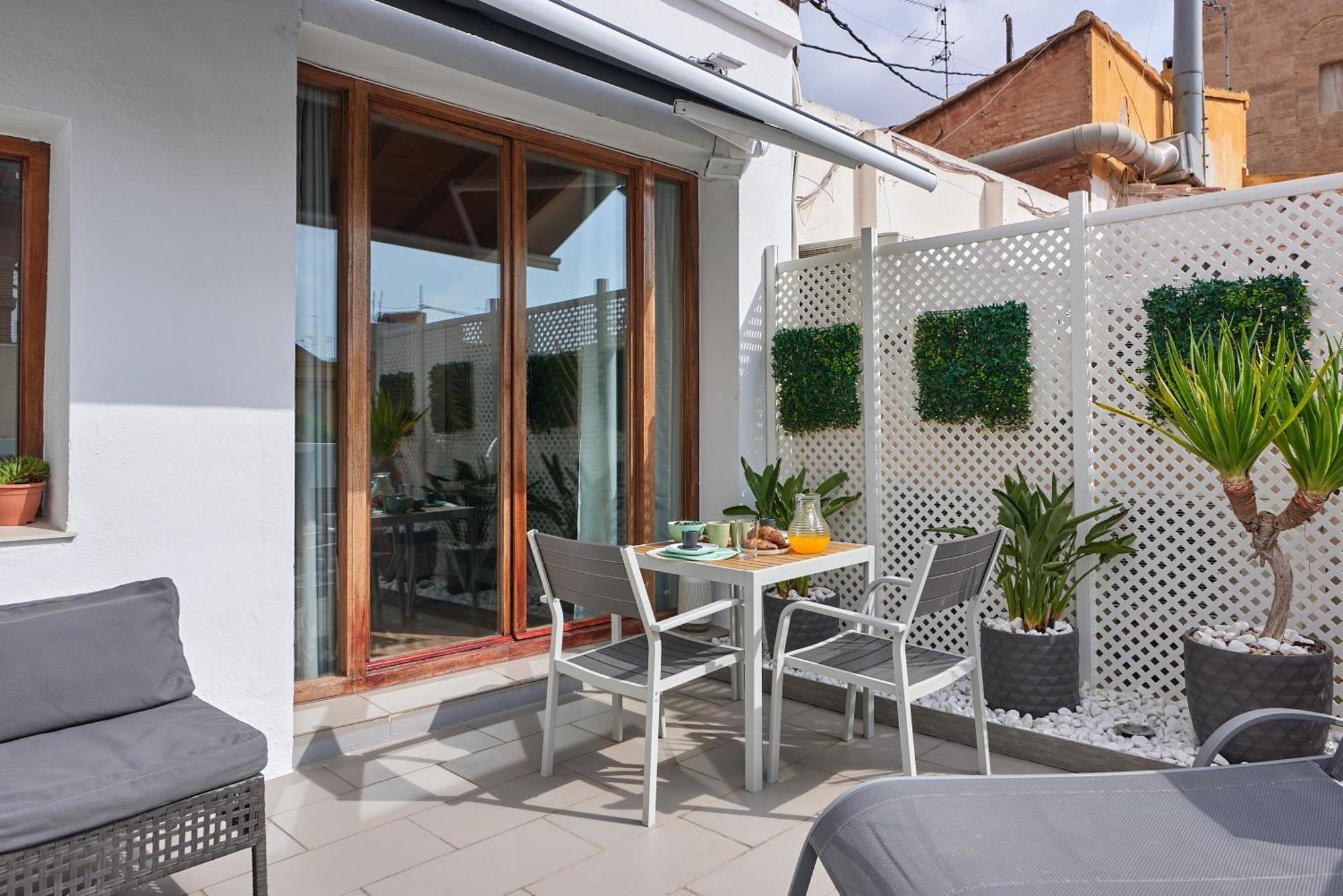 Appartamento Sunny Cozy Penthouse With A Terrace At Plaza Del Carmen Valenza Esterno foto